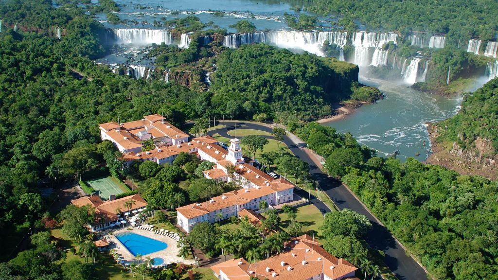 001836 02 6. Aerial View DSC 0093 min 1 Iguazu Falls Boat Advanture